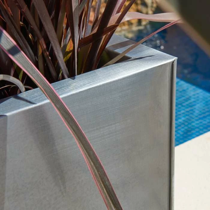 100cm Zinc Galvanised Silver Trough Planter - By Primrose™ 4 100cm Zinc Galvanised Silver Trough Planter - By Primrose™ - Image 2